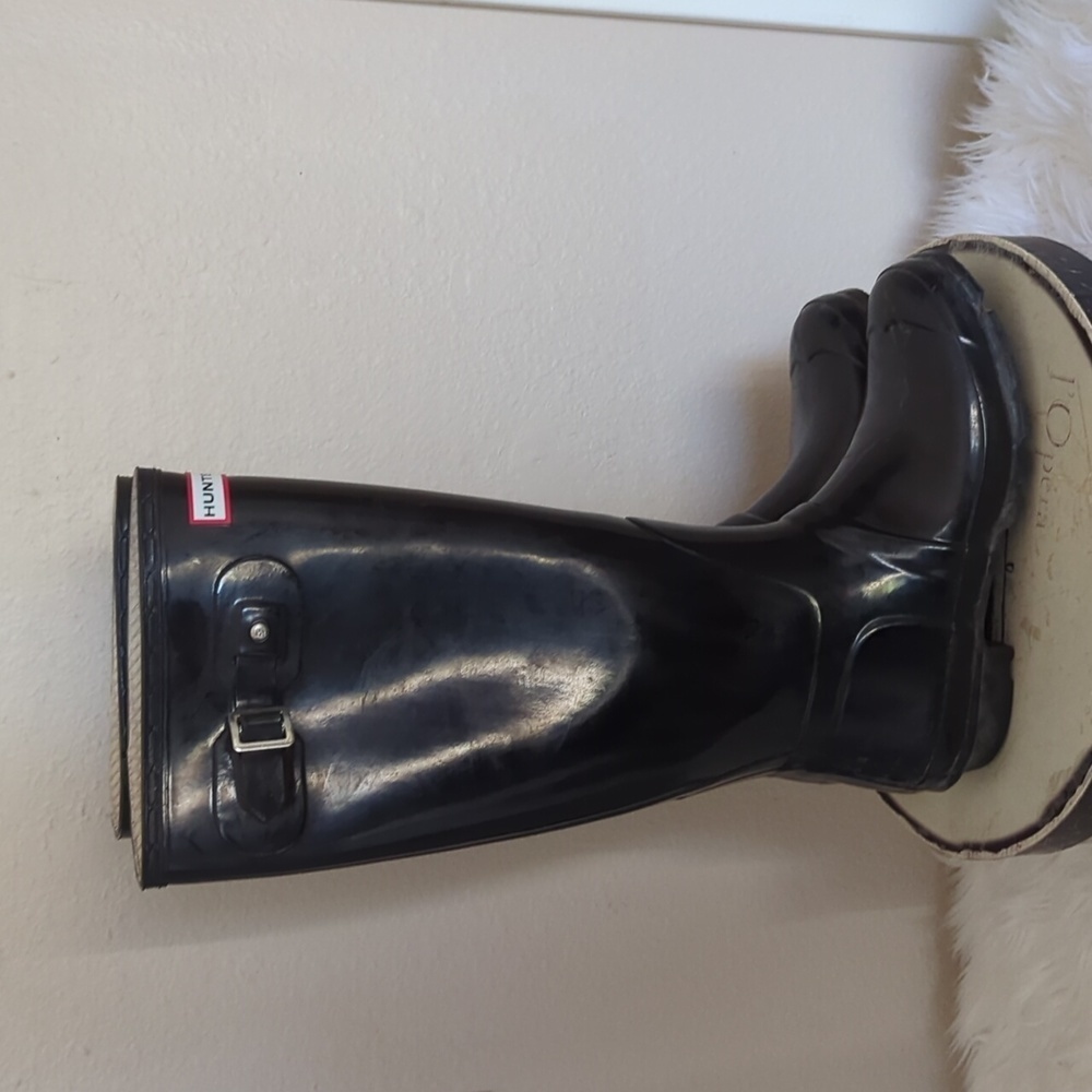 - Hunter Original Black Glossy Outdoor Rain Boots. - Picture 5 of 9